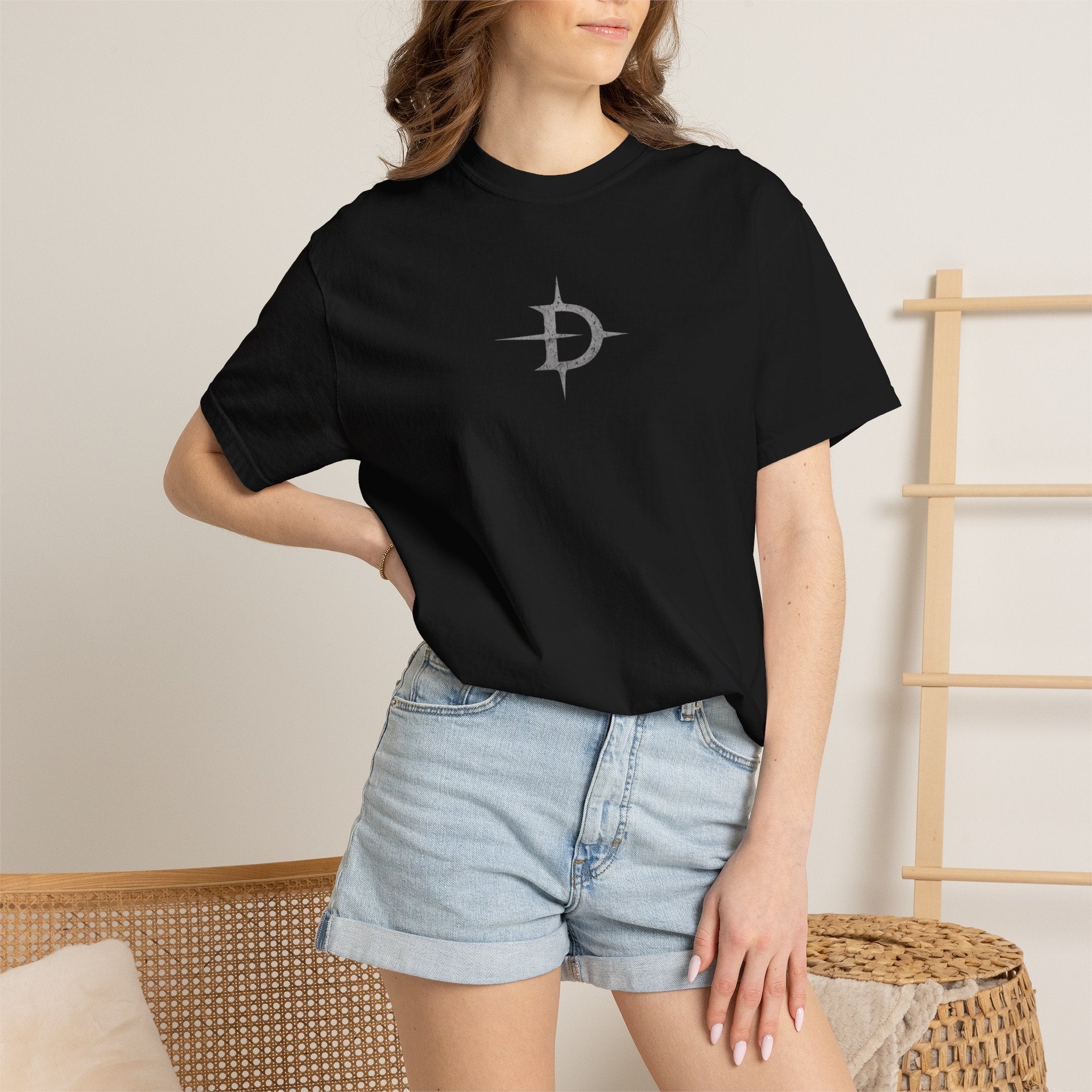 WOMAN’S TEE