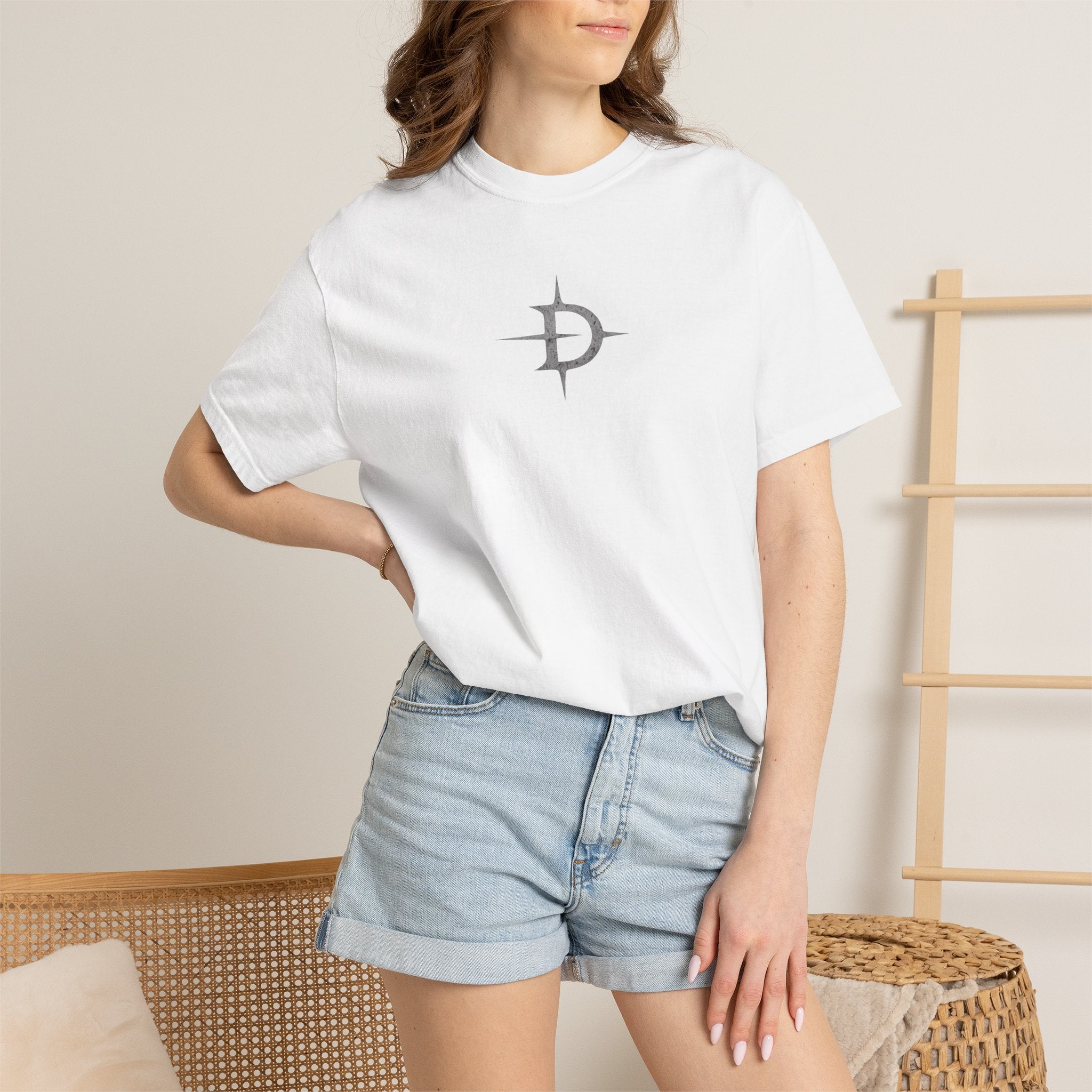WOMAN’S TEE